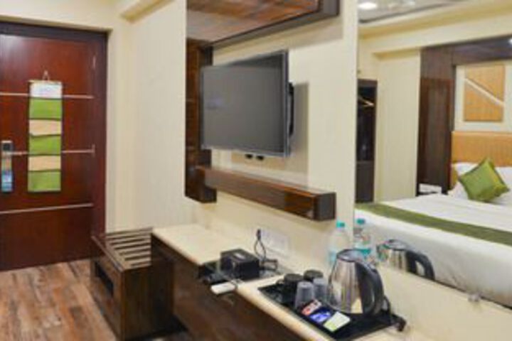 Room 18 of 38