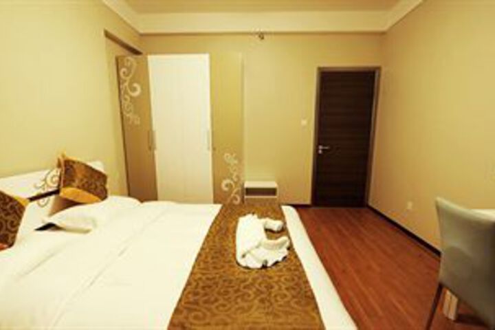 Room 22 of 48