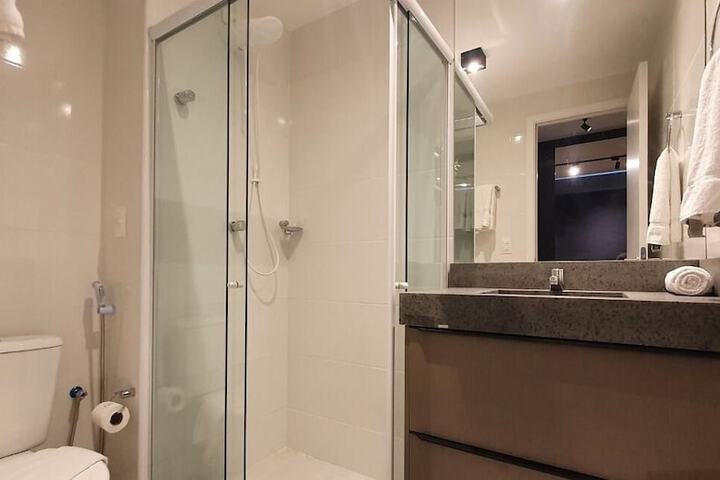 Room 106 of 217