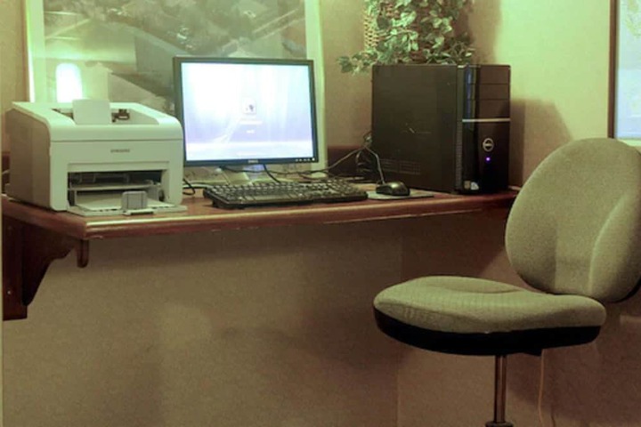 Business Center 13 of 16