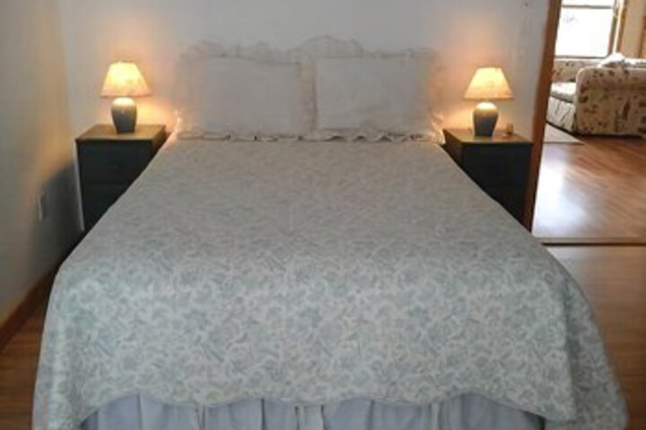 Room 8 of 12