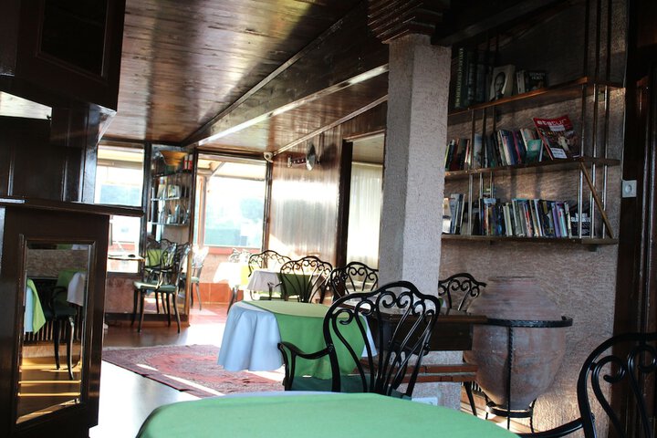 Guest Lobby