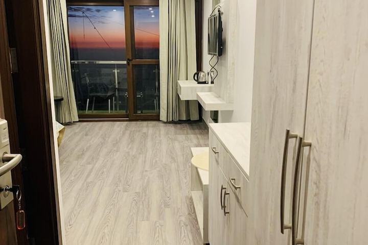 Room 4 of 21