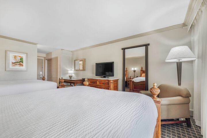 Resort View 2 Queen Beds (6 of 10)