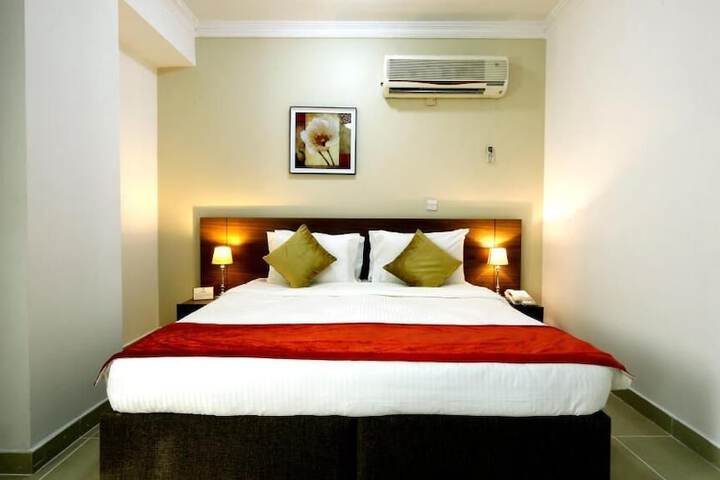 Room 15 of 32