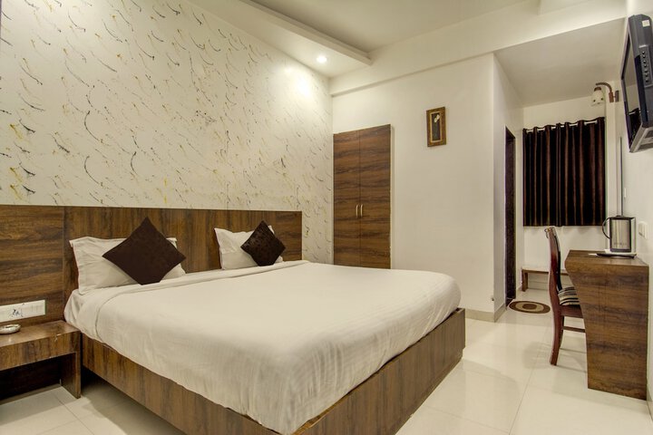 Room 26 of 37