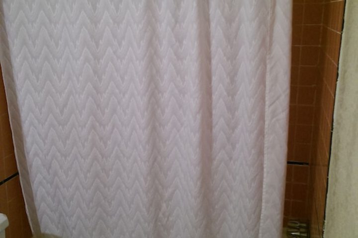 Room 6 of 11