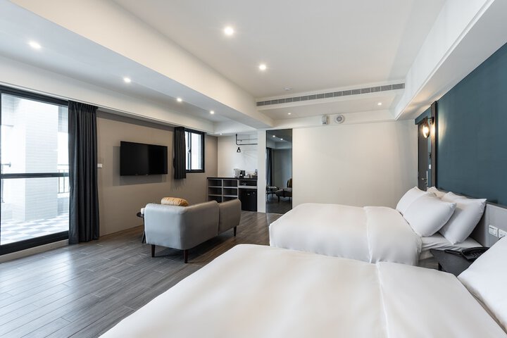 Room 28 of 68