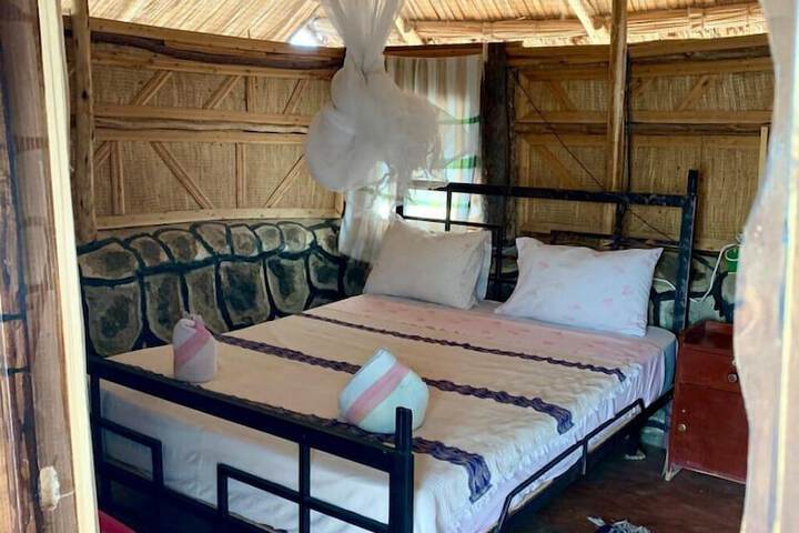 Room 2 of 38
