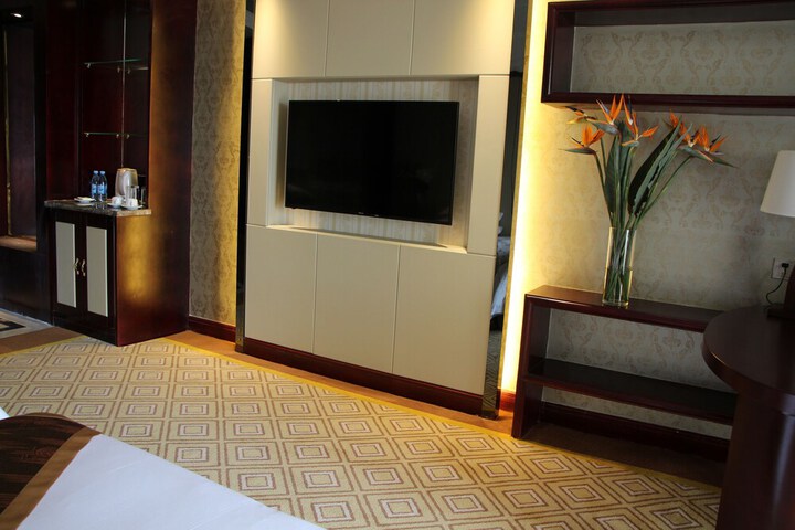 Room 34 of 46