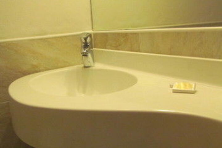 Room 4 of 31