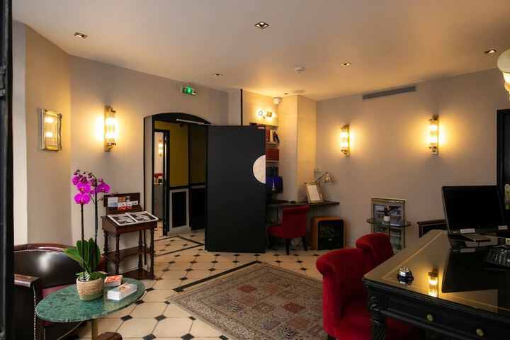 Hotel Interior 6 of 37
