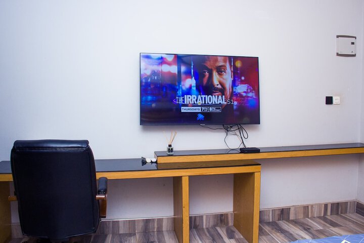 Room 9 of 15