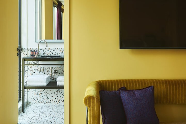 Room 9 of 55
