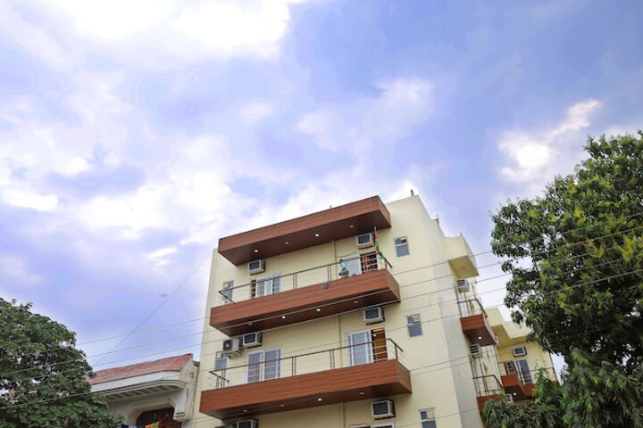 Hotel Admire Stay