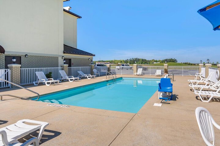 Pool Hotel