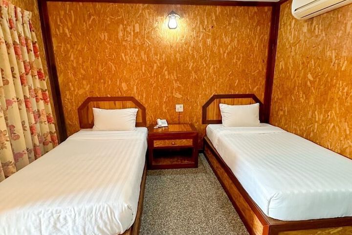 Room 4 of 30