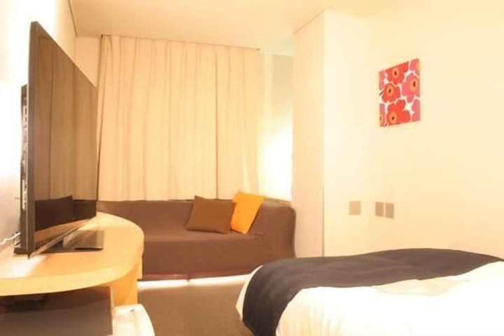 Room 11 of 25