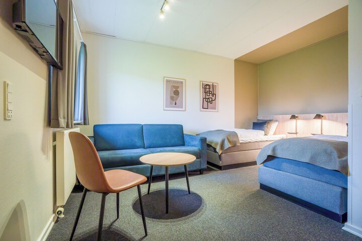 Room 5 of 37