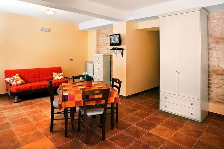 Room 12 of 36