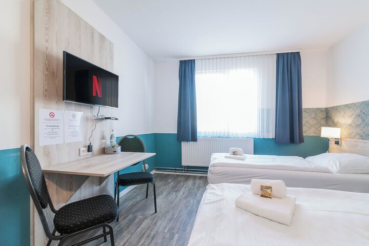 Room 6 of 35