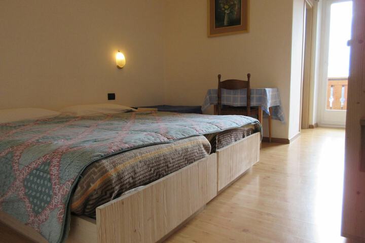 Room 22 of 61