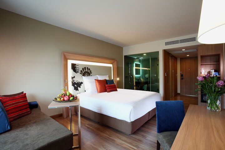 Room 2 of 132