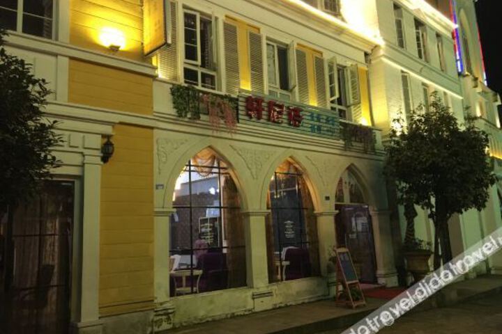 Hotel 8 of 35