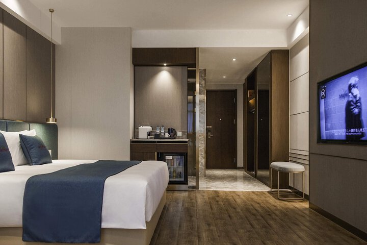 Room 19 of 44
