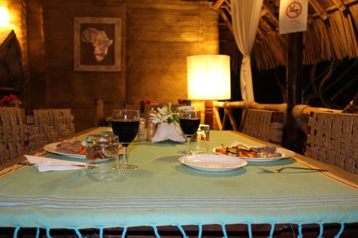 Dining 90 of 99