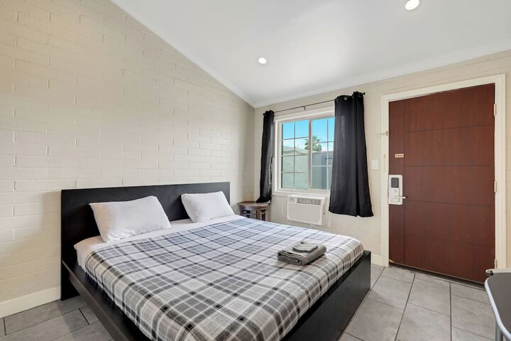 Suite King Bed Kitchenette Ground Floor (4 of 15)