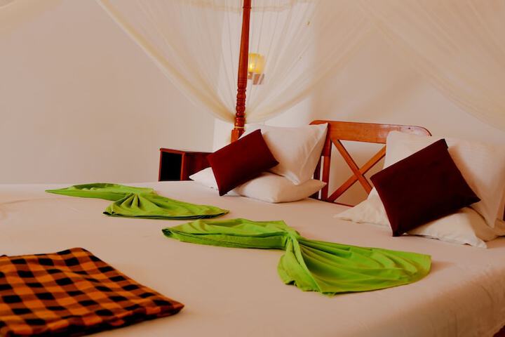 Room 14 of 25
