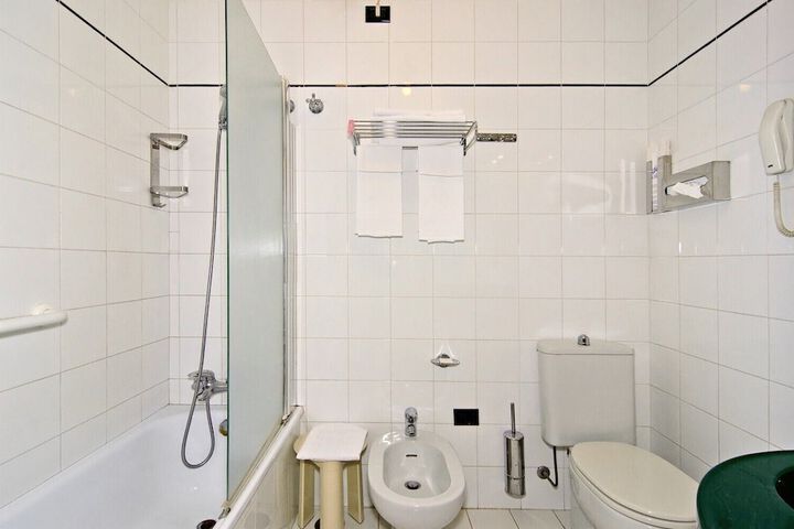 Room 60 of 85