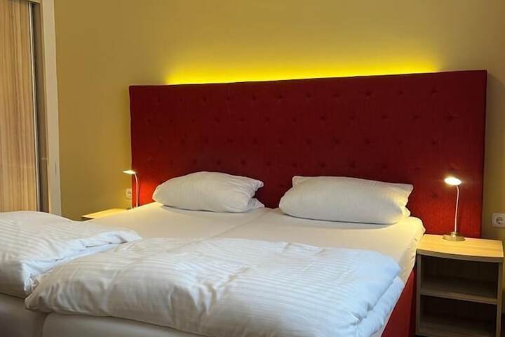 Room 4 of 16