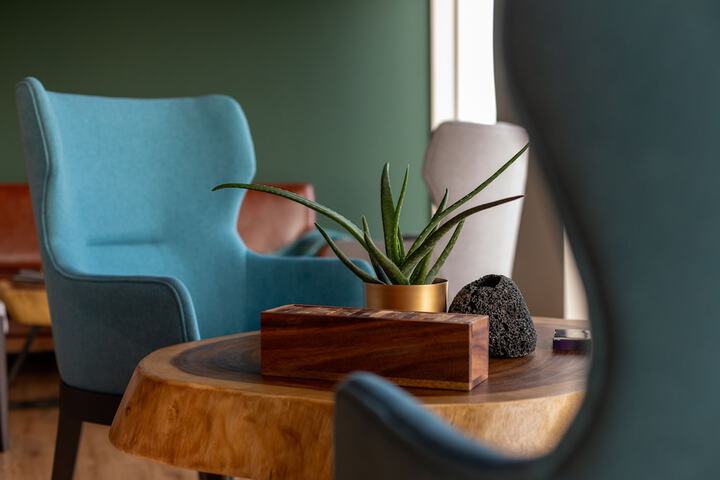 Lounge 59 of 103