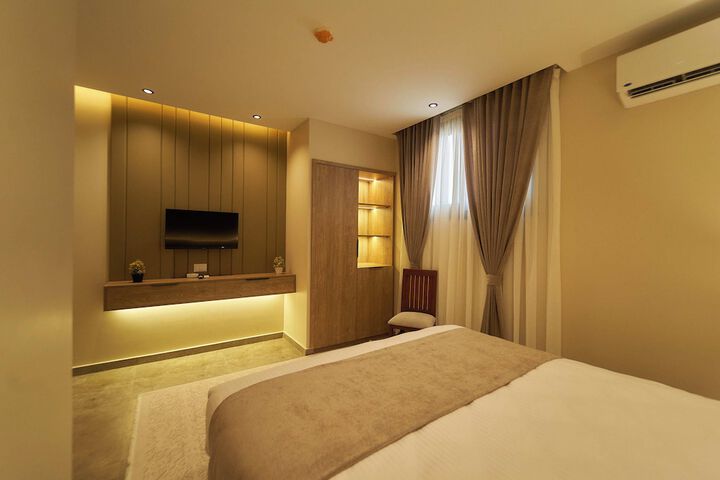 Room 26 of 148