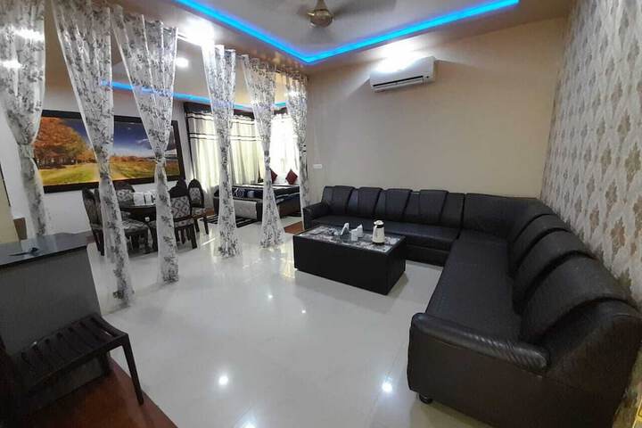Ballroom/Hall 24 of 28