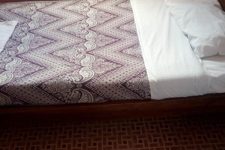 Room 6 of 17