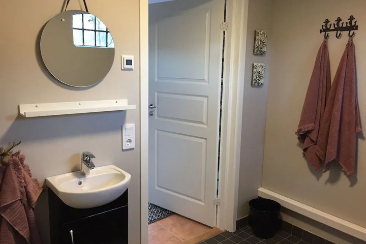 Room 8 of 21