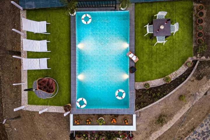 Pool 30 of 66