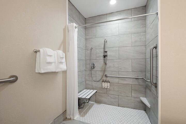 2 Queen Standard Mobility Accessible Roll Shower (5 of 7)