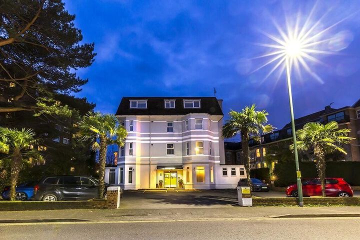The Connaught Lodge