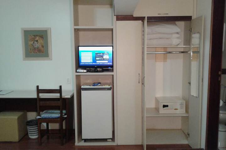 Room 9 of 72