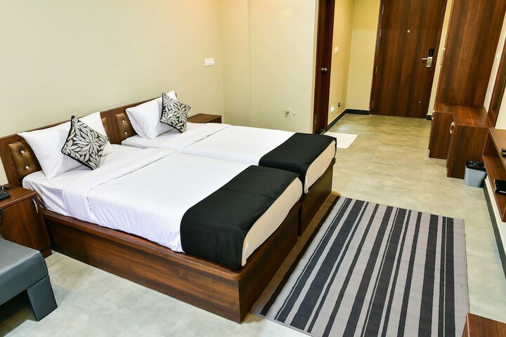 Room 32 of 34