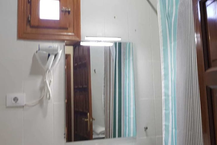 Room 4 of 7