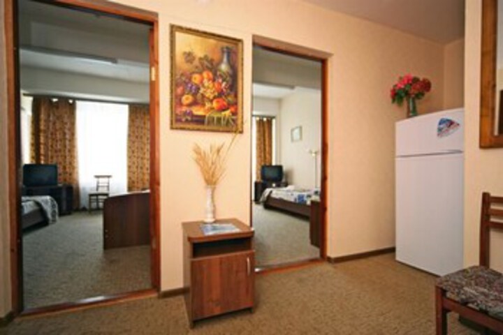 Room 13 of 27