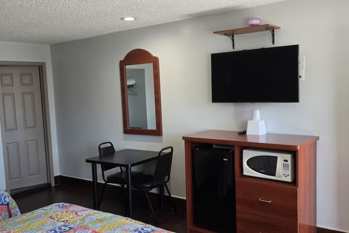 Room 9 of 24