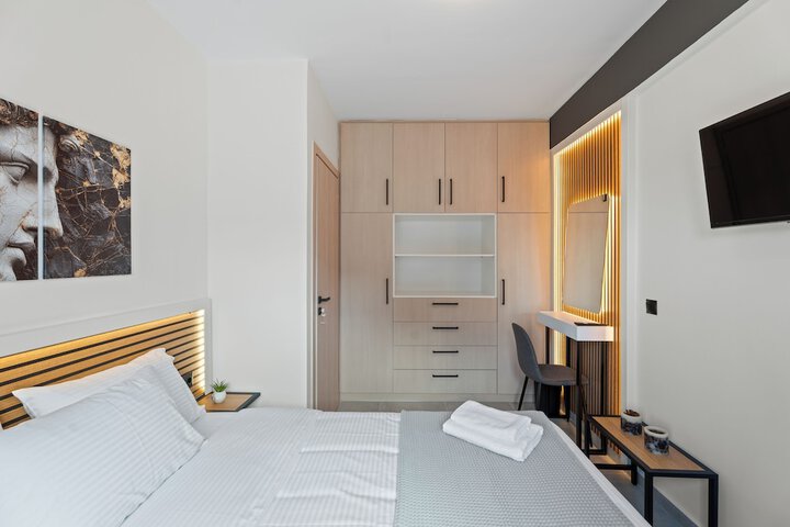 Room 6 of 43