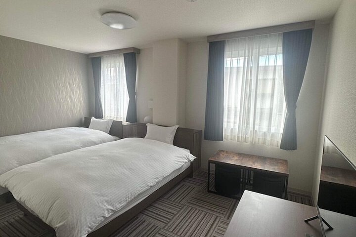 Room 4 of 15