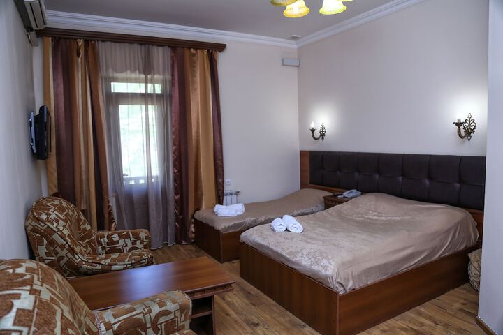 Room 7 of 34